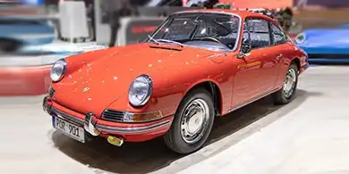 911